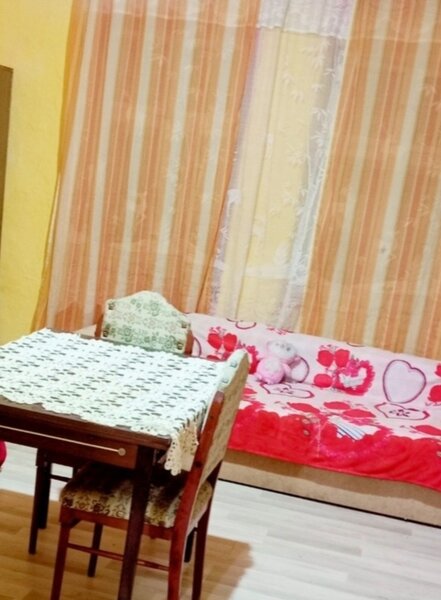 Se vinde sau se schimba cu locuinta in Arad, casa cu teren de 1440 mp.