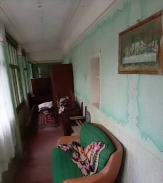 Se vinde sau se schimba cu locuinta in Arad, casa cu teren de 1440 mp.
